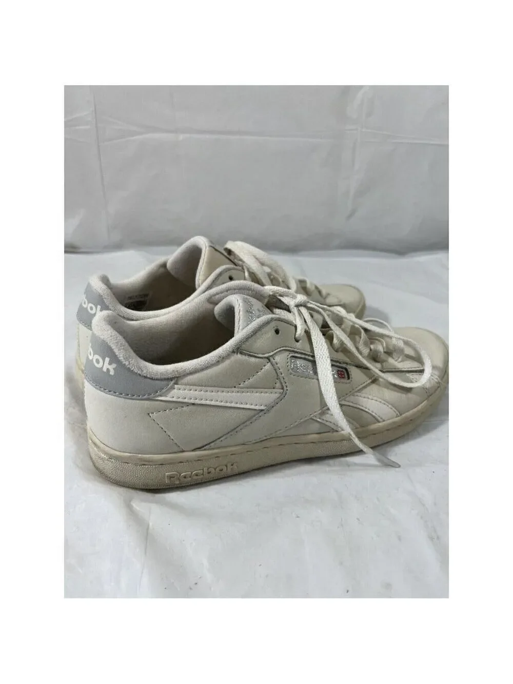 reebok npc low top leather sneaker in chalk size 8 womens